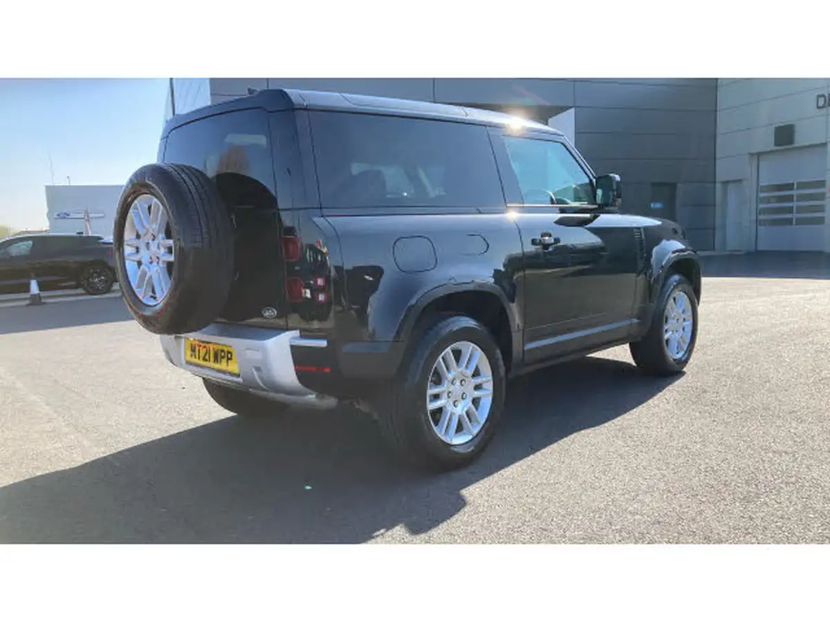 2021-land-rover-90-defender-30-d250-s-big-36