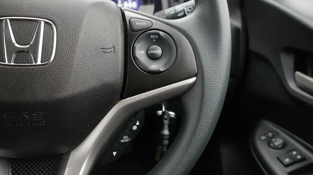 2020-honda-jazz-13-i-vtec-s-big-23