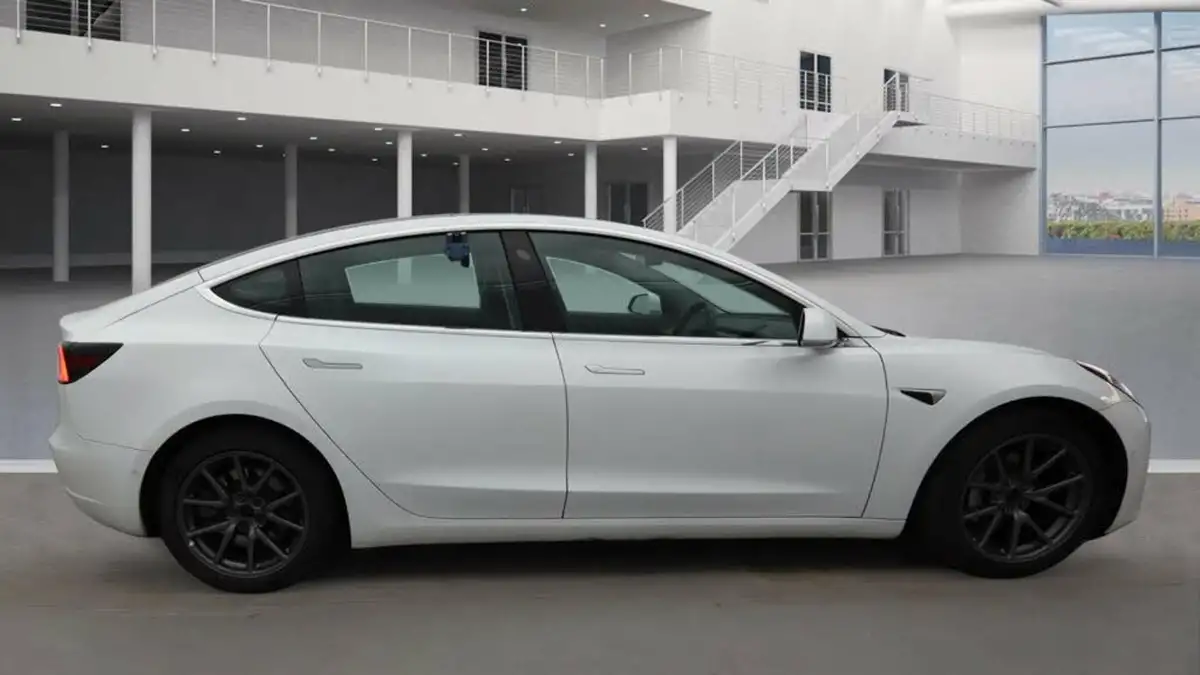 2020-tesla-model-3-e-long-range-big-4