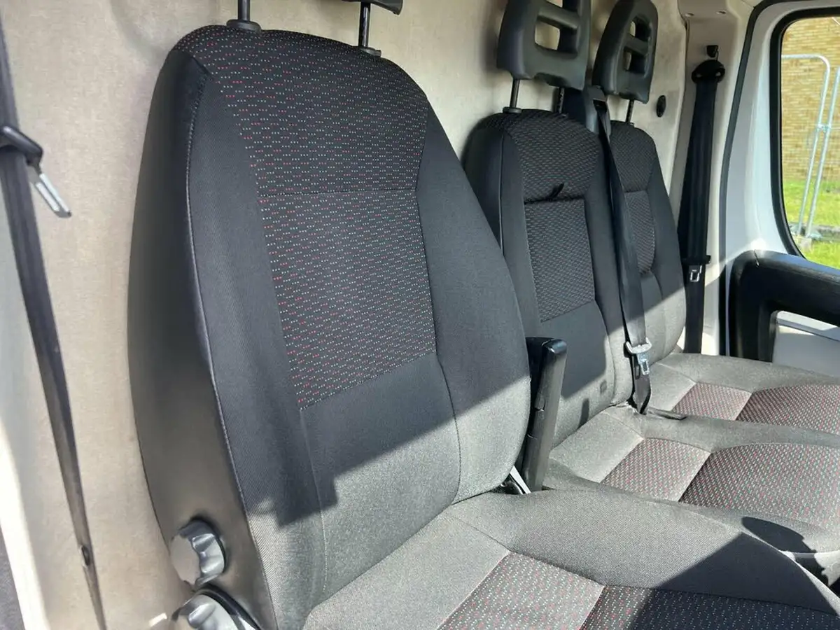 2018-citroen-relay-20bluehdi-35-l4h2-enterprise-big-11