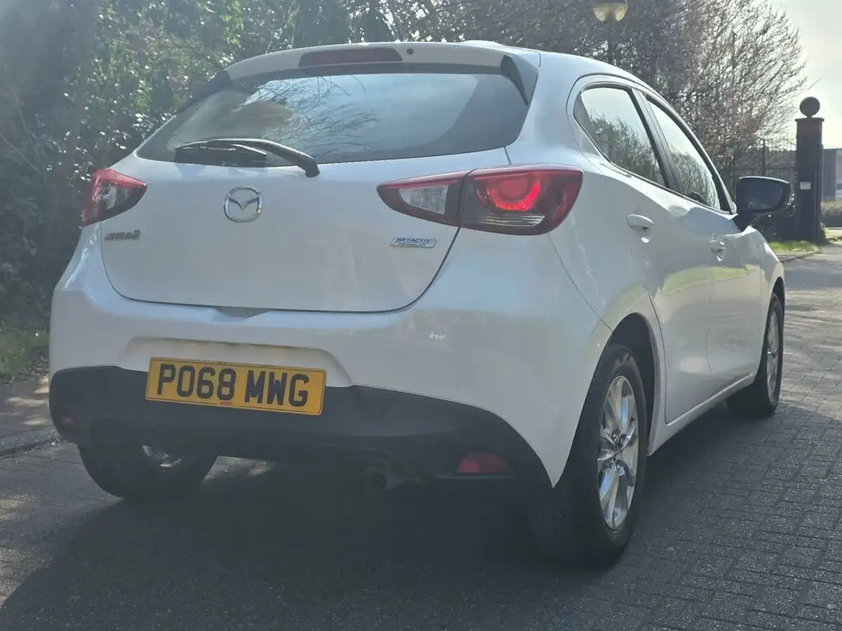 2018-mazda-mazda2-15-se-big-7