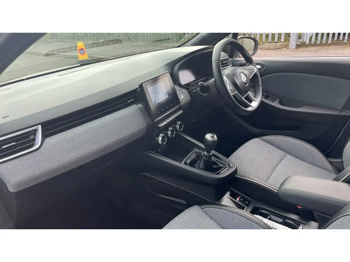 2024-renault-clio-10-tce-techno-big-8