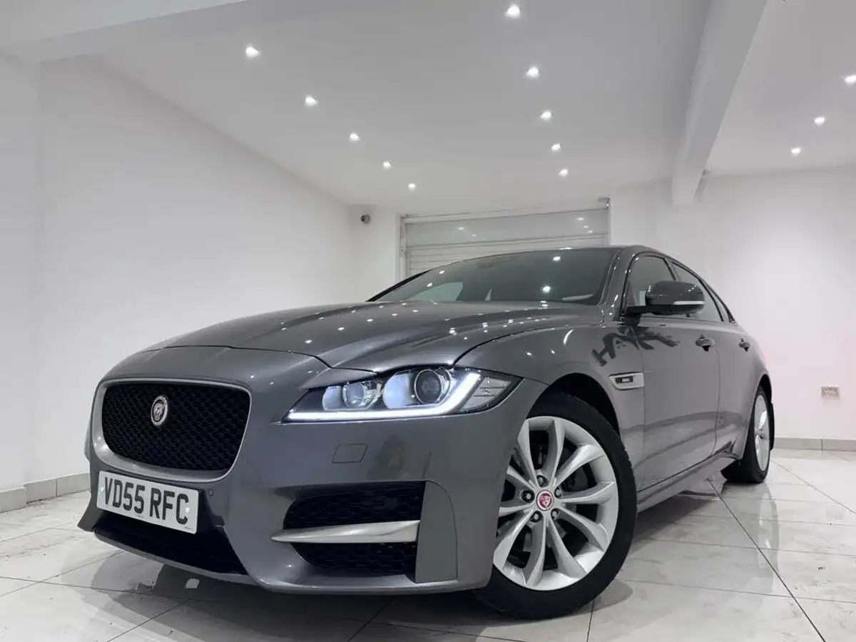 2017-jaguar-xf-20td-r-sport-180ps-awd-saloon-4d-1999cc-auto-big-3