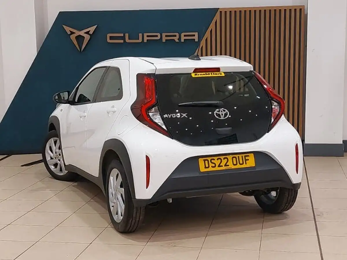 2022-toyota-aygo-x-10-vvt-i-pure-big-1