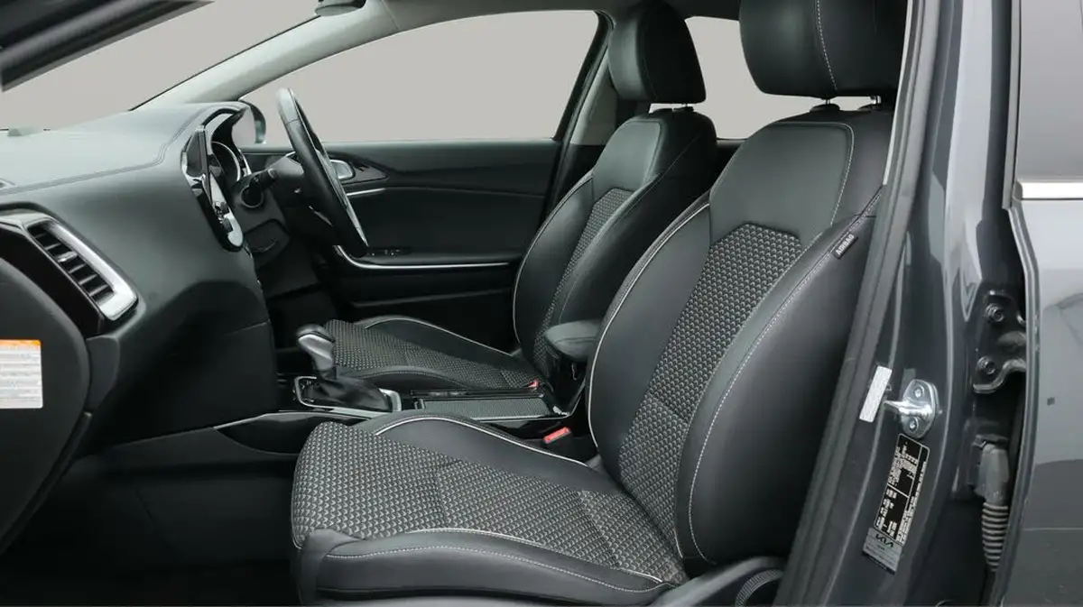 2023-kia-xceed-16-gdi-3-big-14