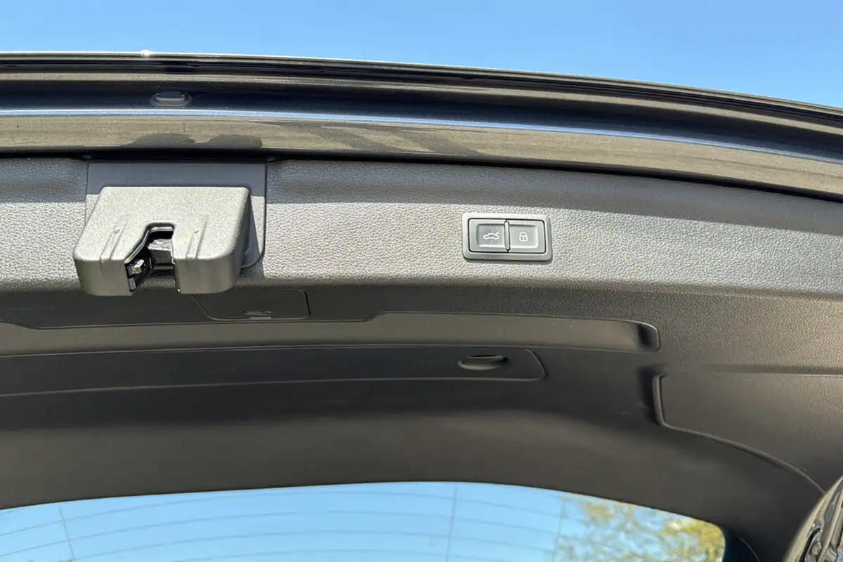 2019-audi-q3-20-35-tdi-vorsprung-station-wagon-big-24