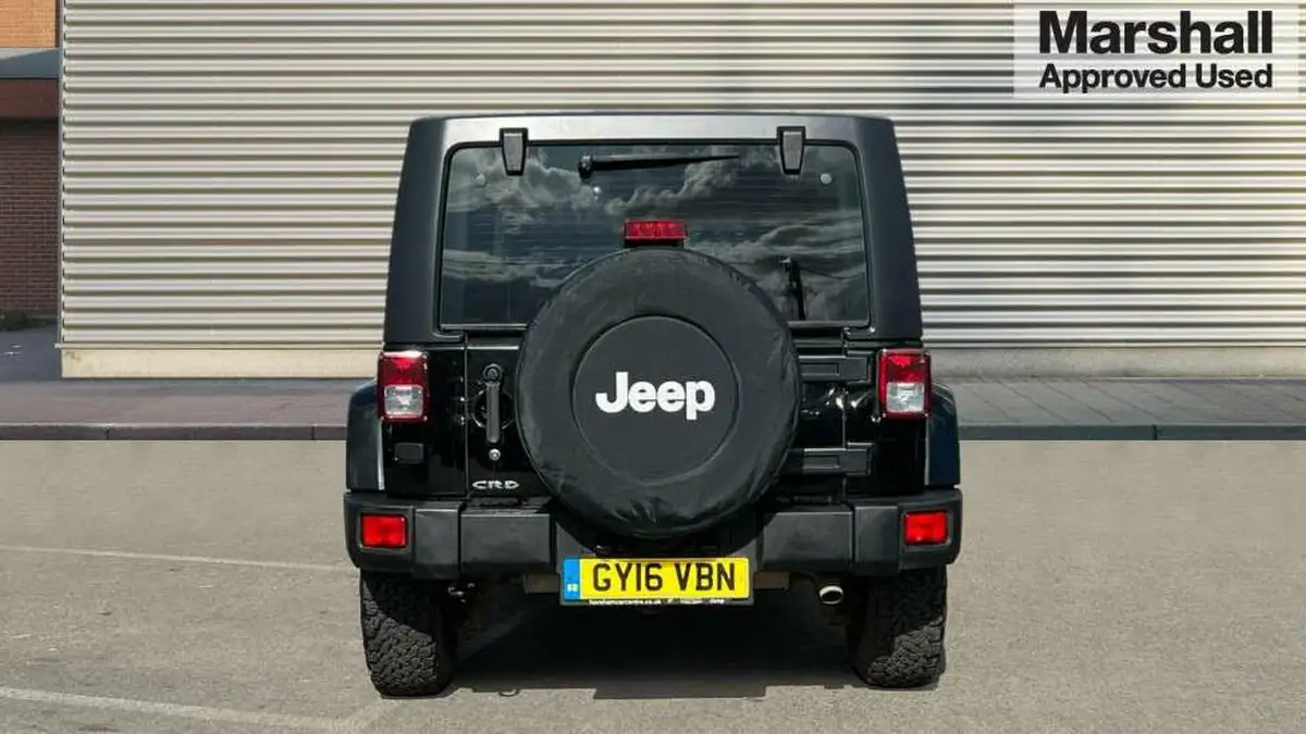 2016-jeep-wrangler-28crd-sahara-5d-big-3