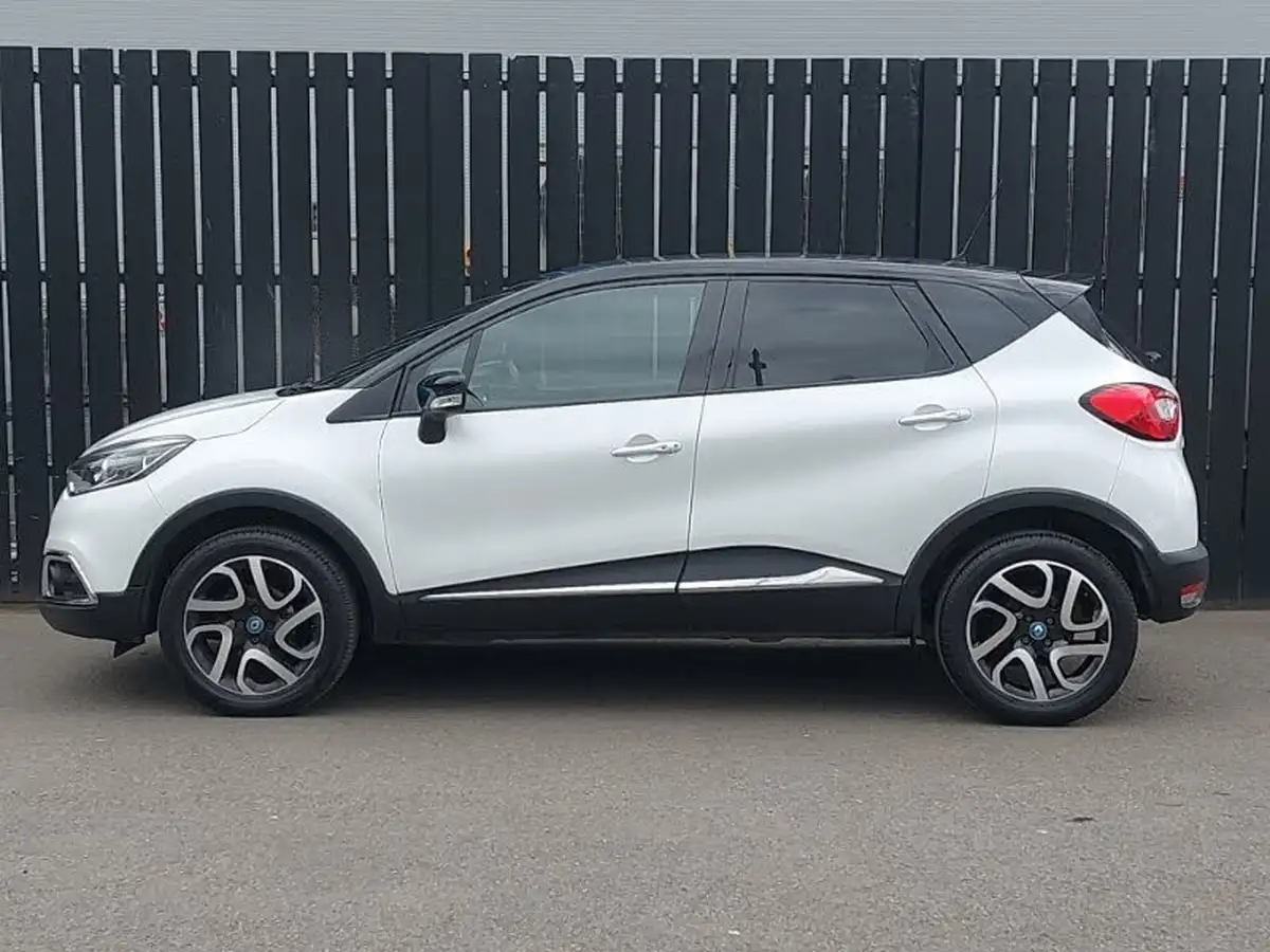 2017-renault-captur-09-tce-iconic-nav-big-3