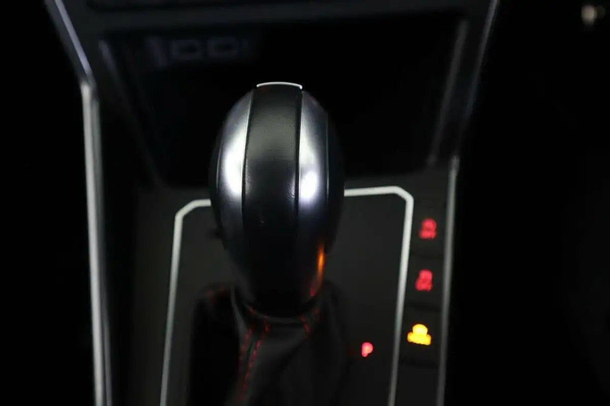 2020-volkswagen-polo-20-tsi-gti-big-14