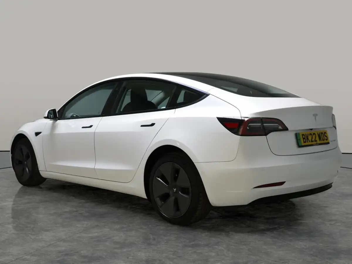 2022-tesla-model-3-e-long-range-big-14