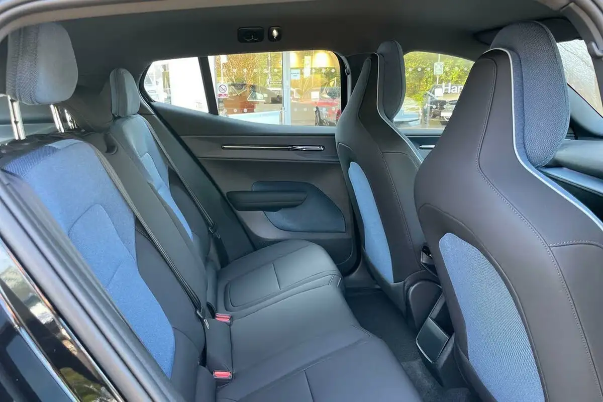 2025-volvo-ex30-e-single-motor-plus-extended-range-big-21