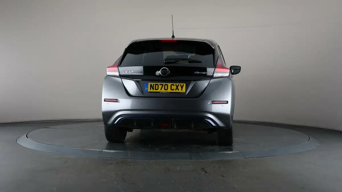 2020-nissan-leaf-e-tekna-big-65