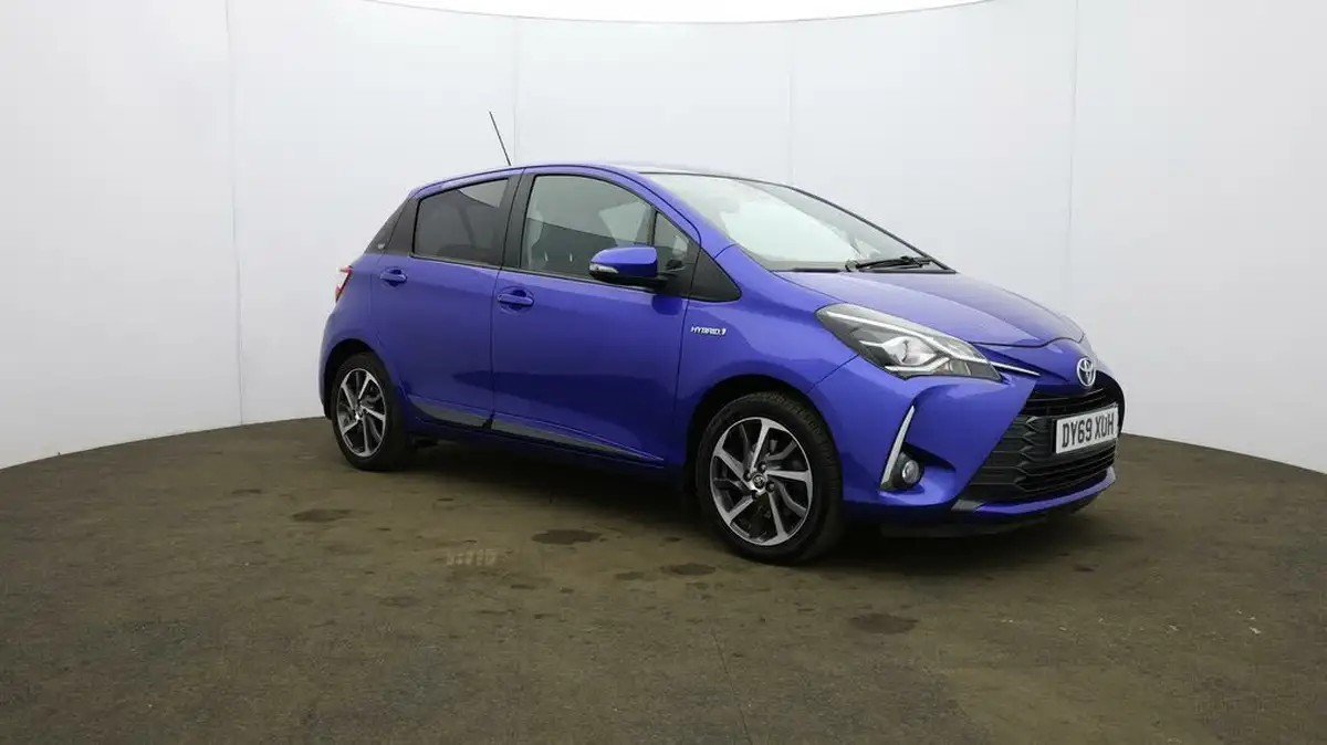 2020-toyota-yaris-15-vvt-i-y20-98bhp-hybrid-1497cc-e-cvt-big-0