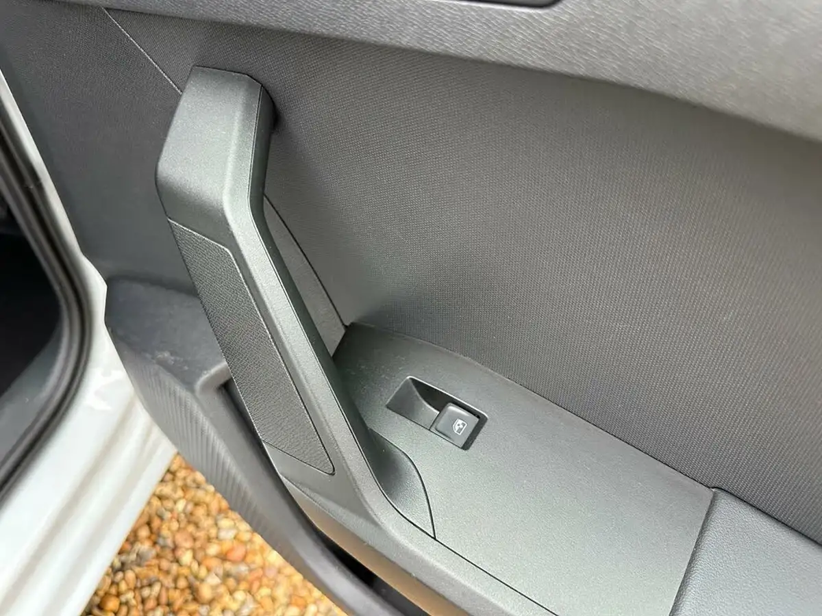 2022-seat-leon-10-tsi-evo-se-estate-big-16