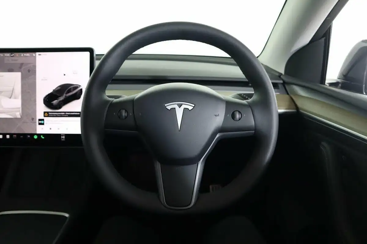 2023-tesla-model-y-e-performance-big-52