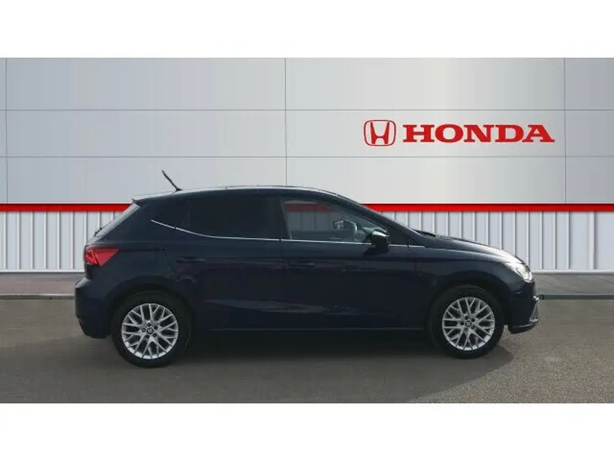 2017-seat-ibiza-10-se-design-big-4