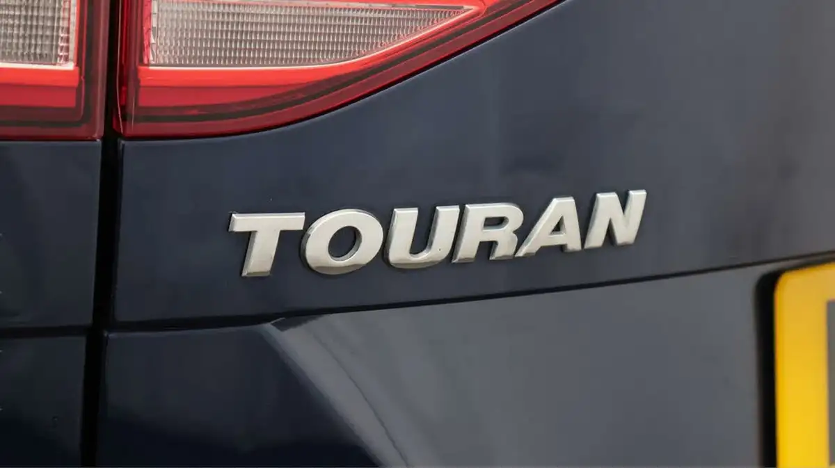2021-volkswagen-touran-15-tsi-sel-dsg-big-22