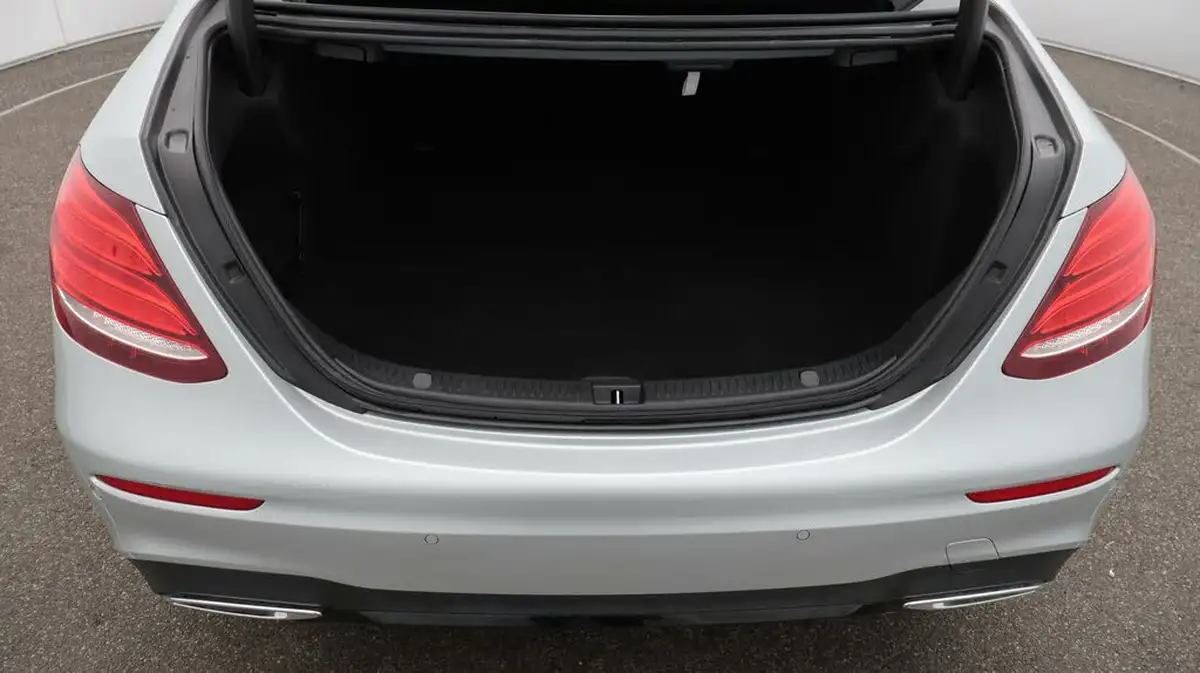 2019-mercedes-benz-e-class-20d-e220d-amg-line-night-edition-premium-saloon-4d-big-17