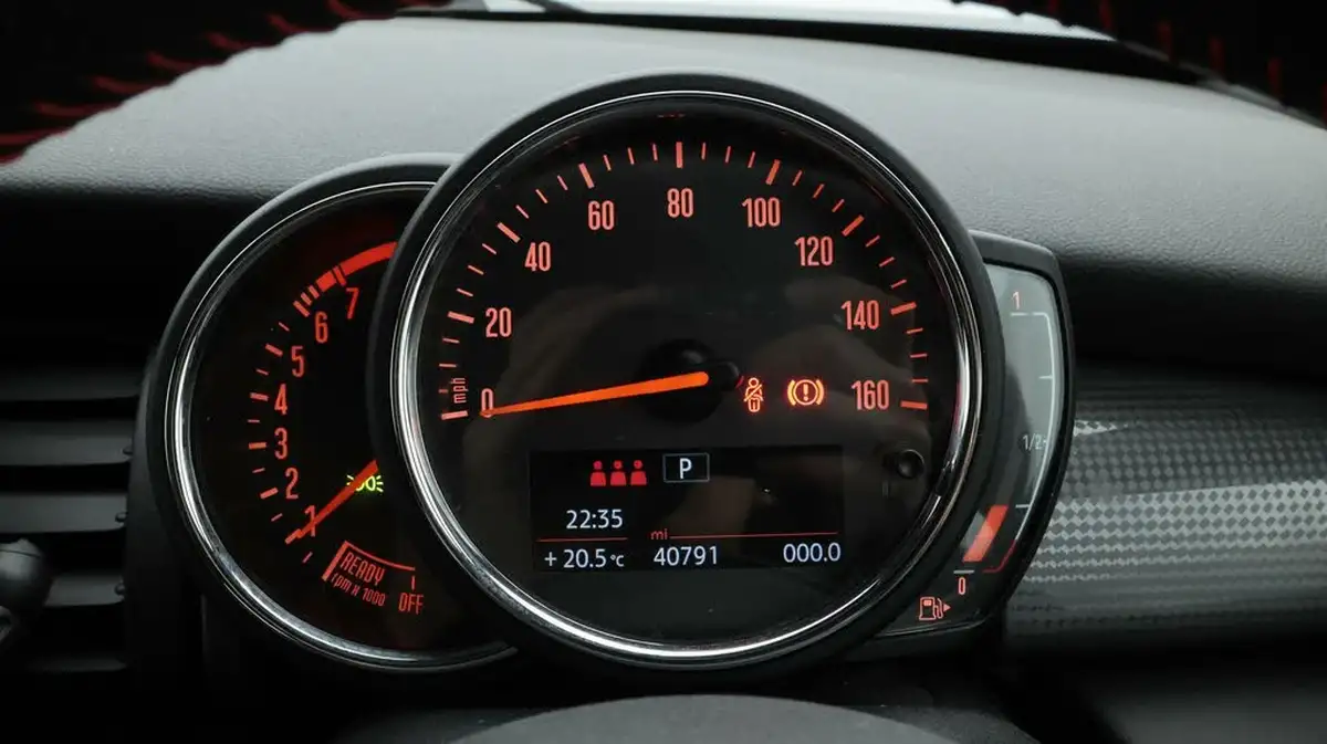 2020-mini-cooper-15-cooper-sport-hatchback-5d-auto-big-10
