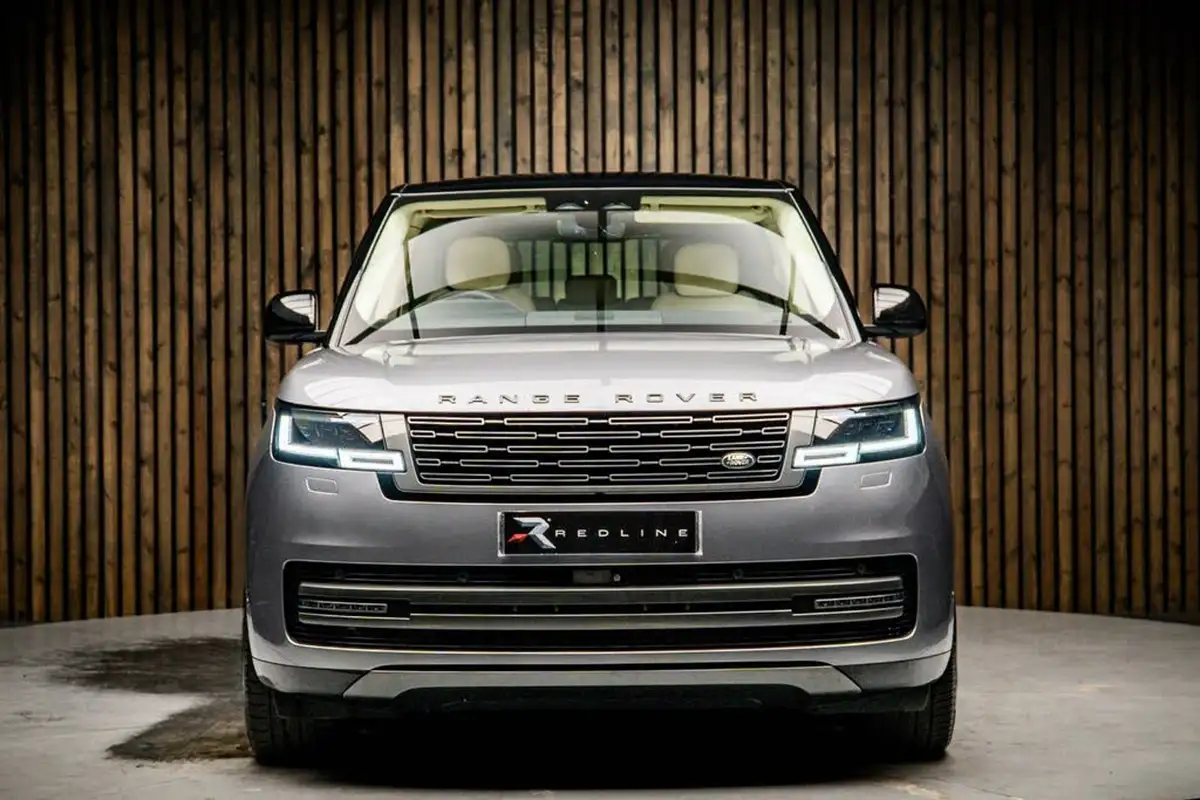 2022-land-rover-range-rover-30-p440e-se-big-4