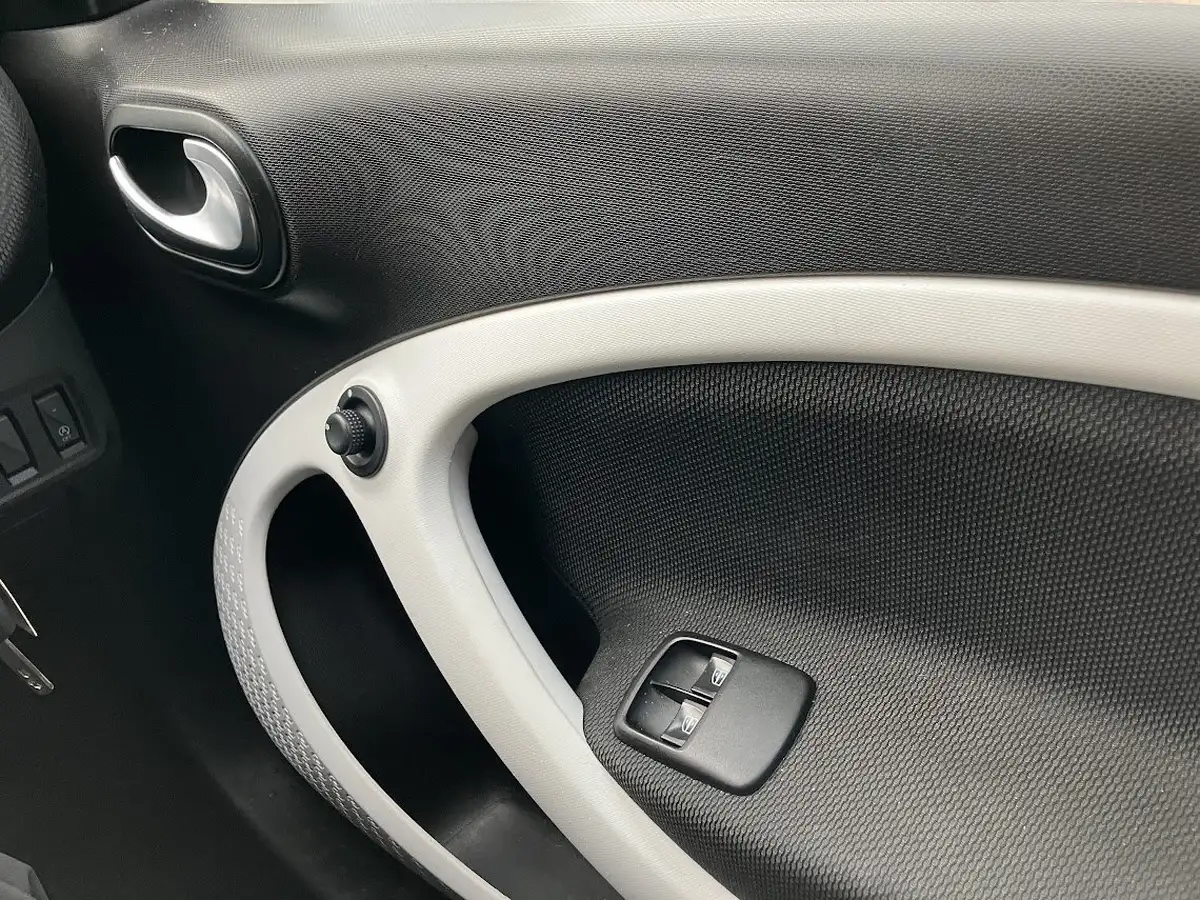 2015-smart-forfour-10-passion-premiumss-big-9