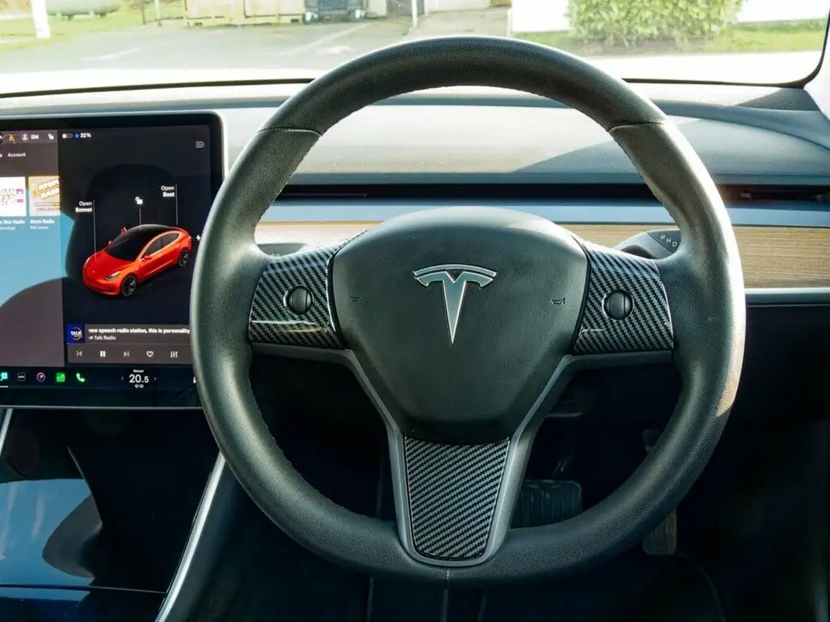 2020-tesla-model-3-e-standard-plus-big-32