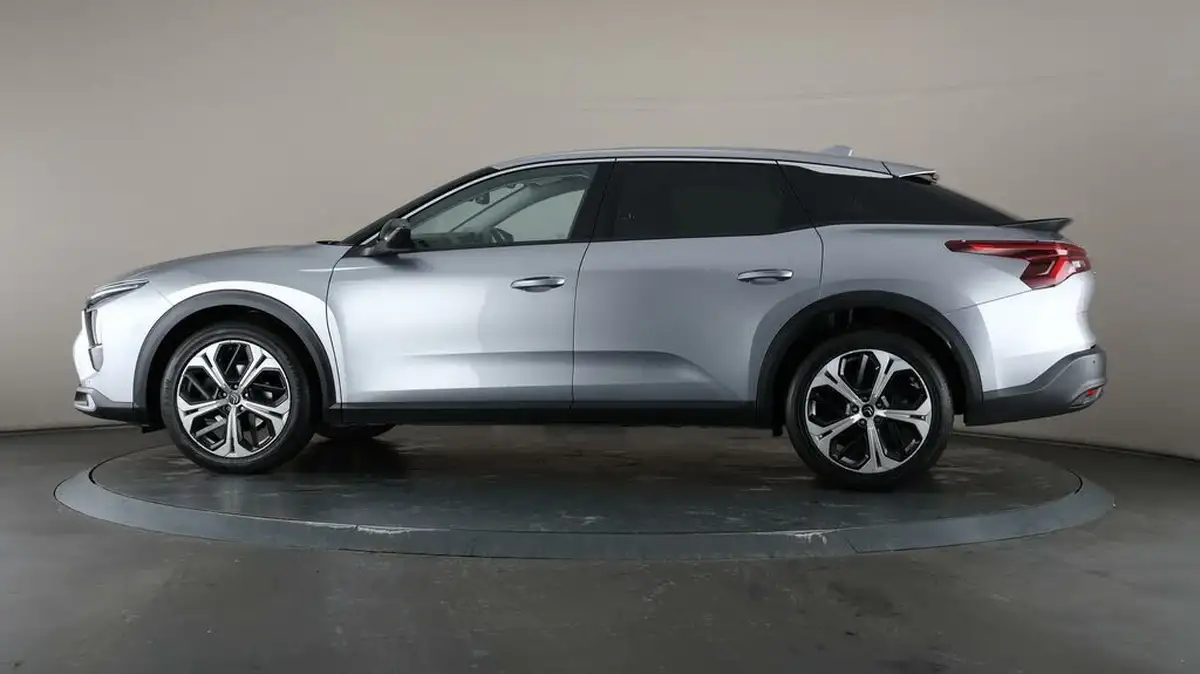 2022-citroen-c5-x-12-puretech-sense-plus-big-26