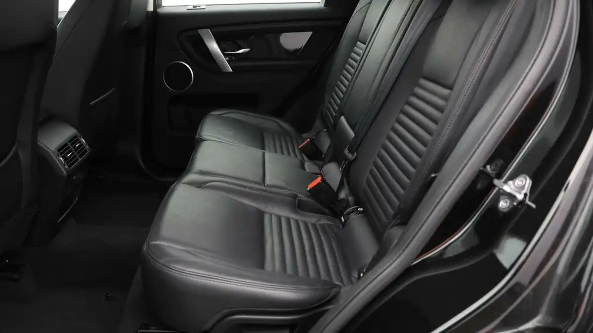 2021-land-rover-discovery-sport-20-d165-s-big-15