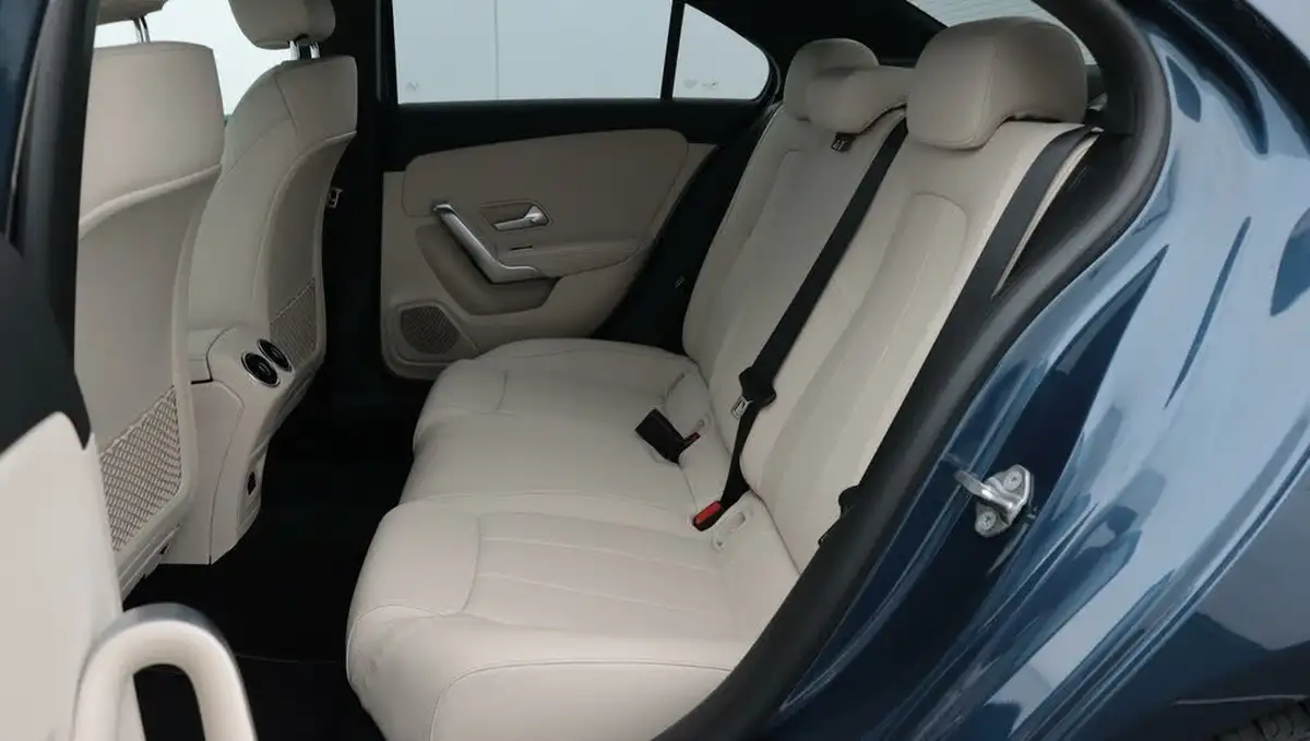 2022-mercedes-benz-a-class-13-a200-sport-executive-edition-saloon-4d-7g-dct-big-16