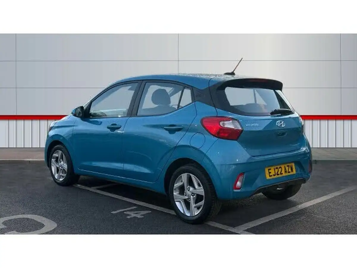 2022-hyundai-i10-12-se-connect-big-1