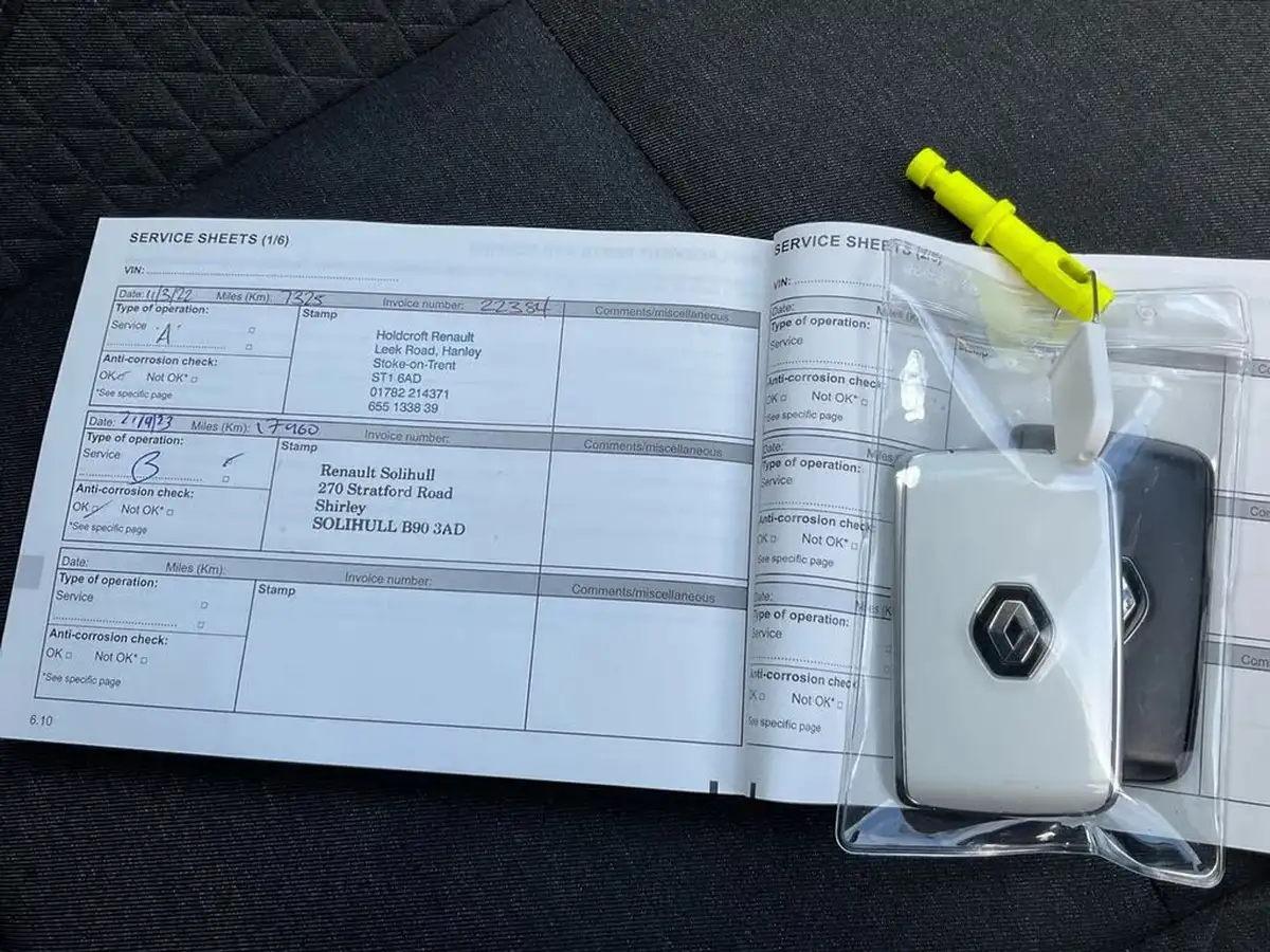 2021-renault-clio-10-sce-iconic-75bhp-big-31