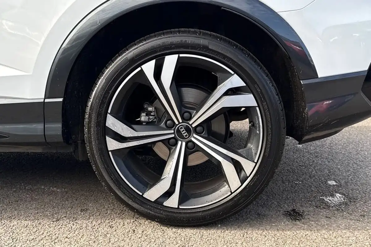 2024-audi-q3-15-35-tfsi-black-edition-sportback-s-tronic-big-10