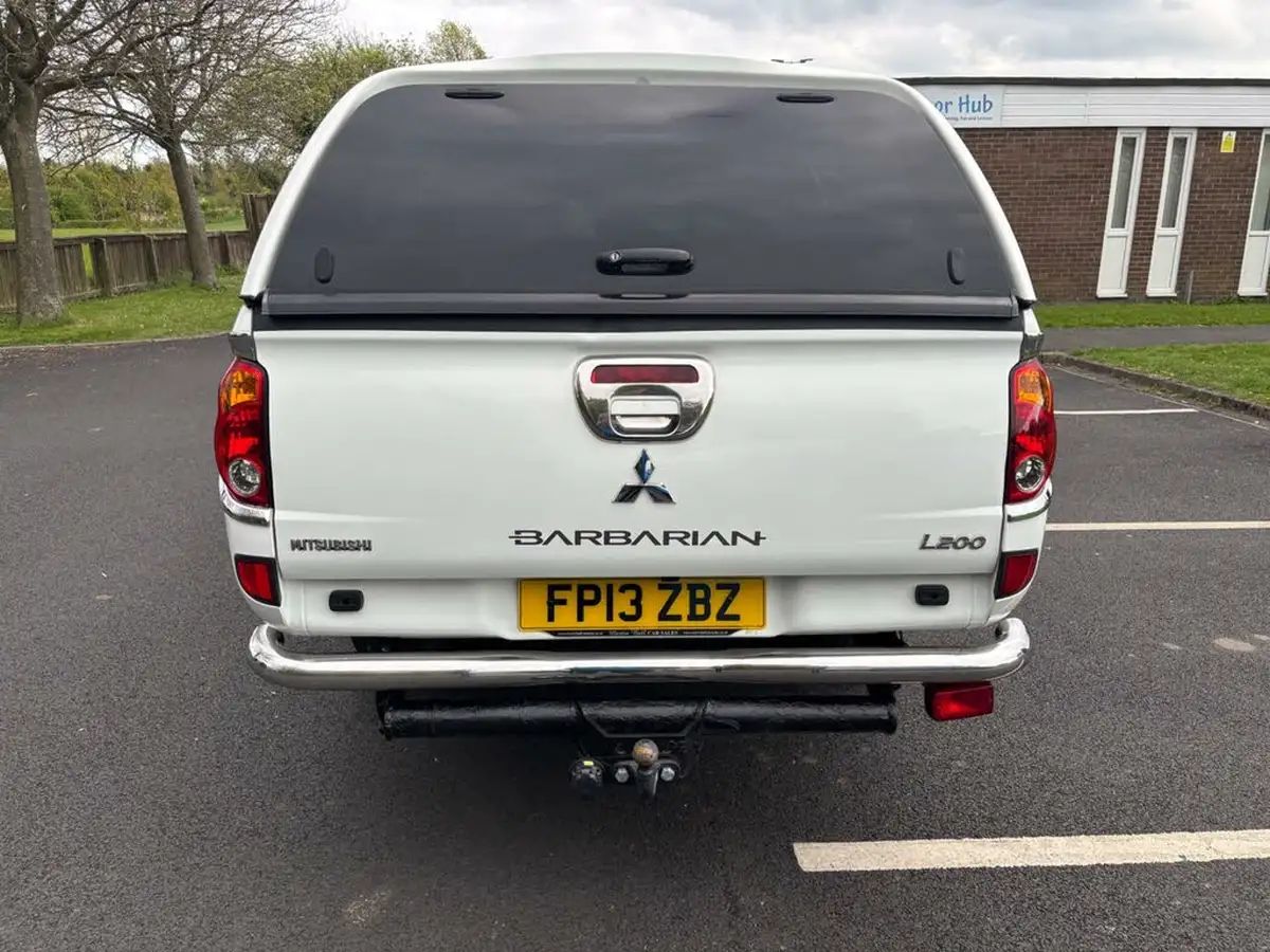2013-mitsubishi-l200-25td-barbarian-big-5