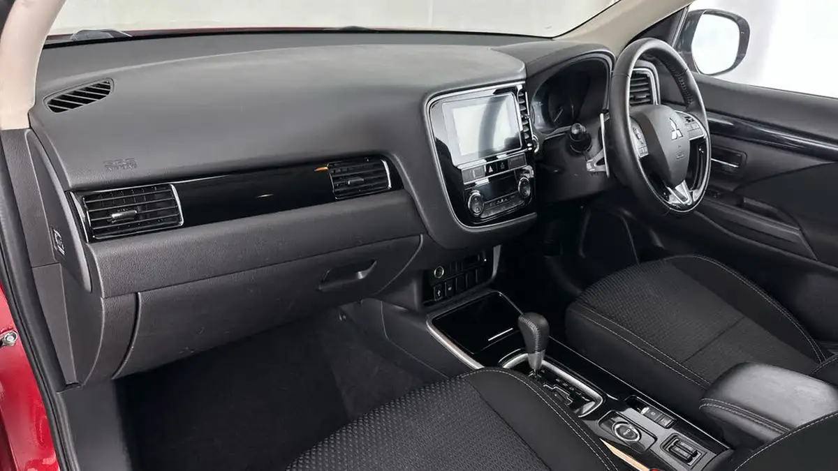 2019-mitsubishi-outlander-20-juro-7st-big-9