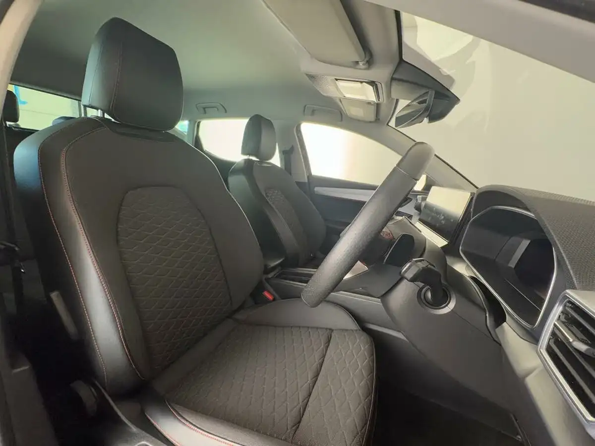 2021-seat-leon-14-e-hybrid-fr-hatchback-big-10