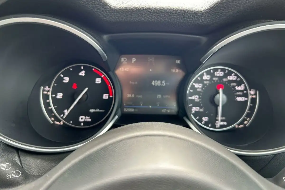 2018-alfa-romeo-stelvio-22td-speciale-207bhp-big-13