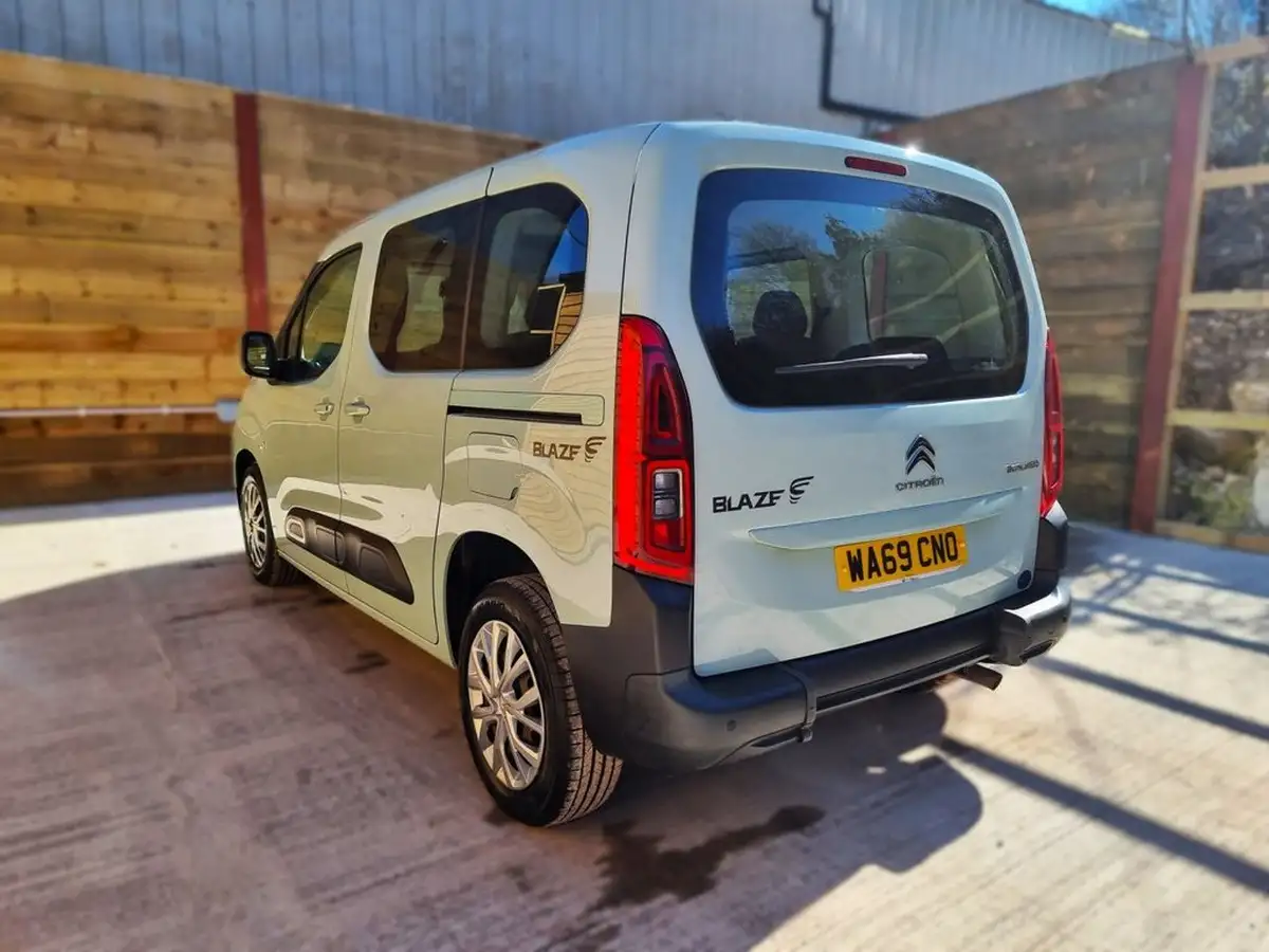 2020-citroen-berlingo-15bluehdi-feel-m-size-100ps-big-12