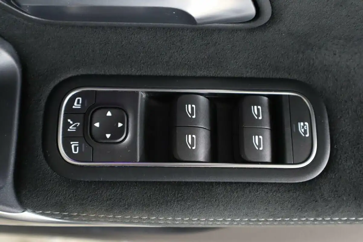2022-mercedes-benz-a-class-13-a250e-amg-line-premium-plus-edition-hatchback-5d-big-21