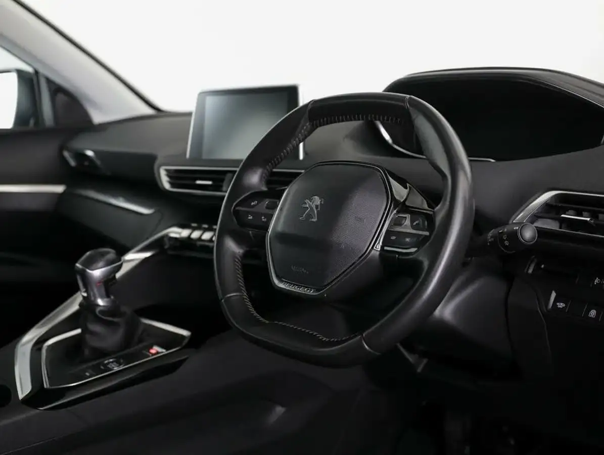 2021-peugeot-5008-suv-15-bluehdi-active-premium-big-27