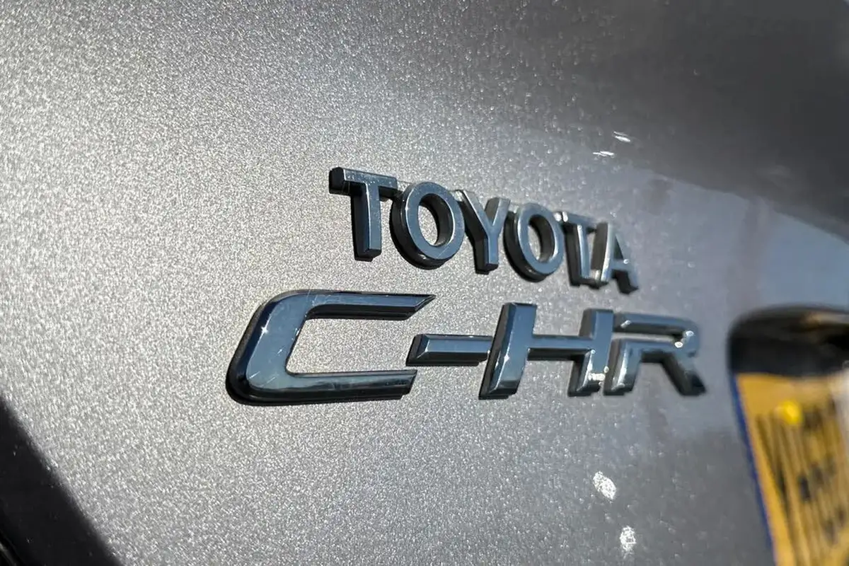 2018-toyota-c-hr-12-dynamic-big-27