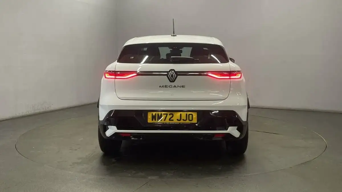 2022-renault-megane-e-tech-e-equilibre-big-6