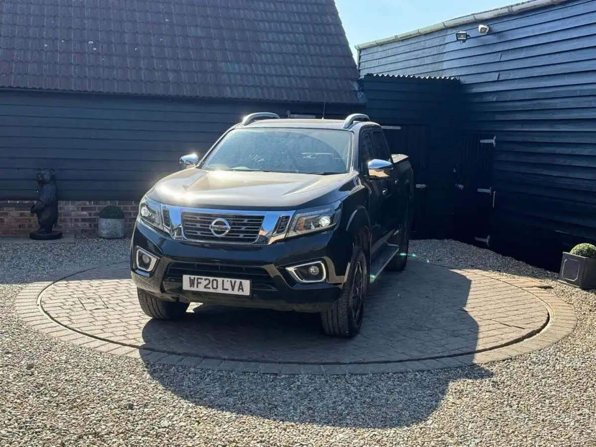 2020-nissan-navara-23dci-tt-tekna-8-navileather-auto-big-22