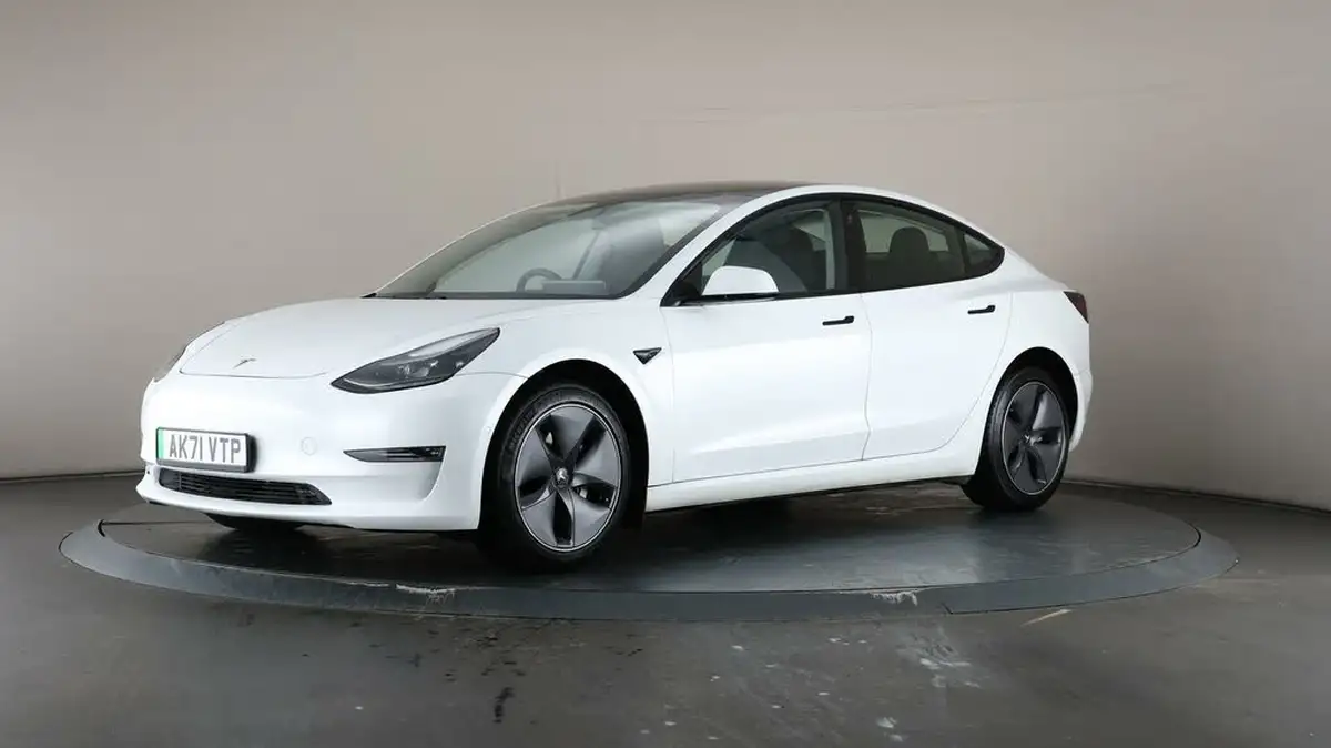 2021-tesla-model-3-e-long-range-awd-big-35