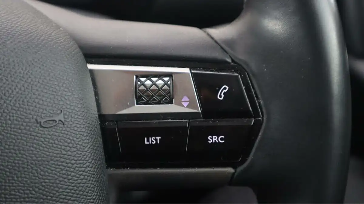 2021-ds-ds-3-crossback-e-tense-prestige-big-24
