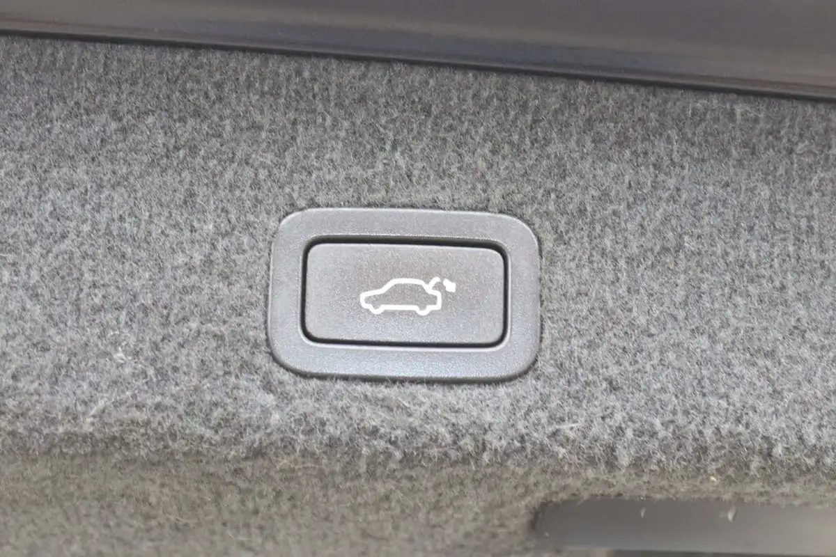 2011-volvo-v70-24td-d5-se-lux-202bhp-geartronic-big-6