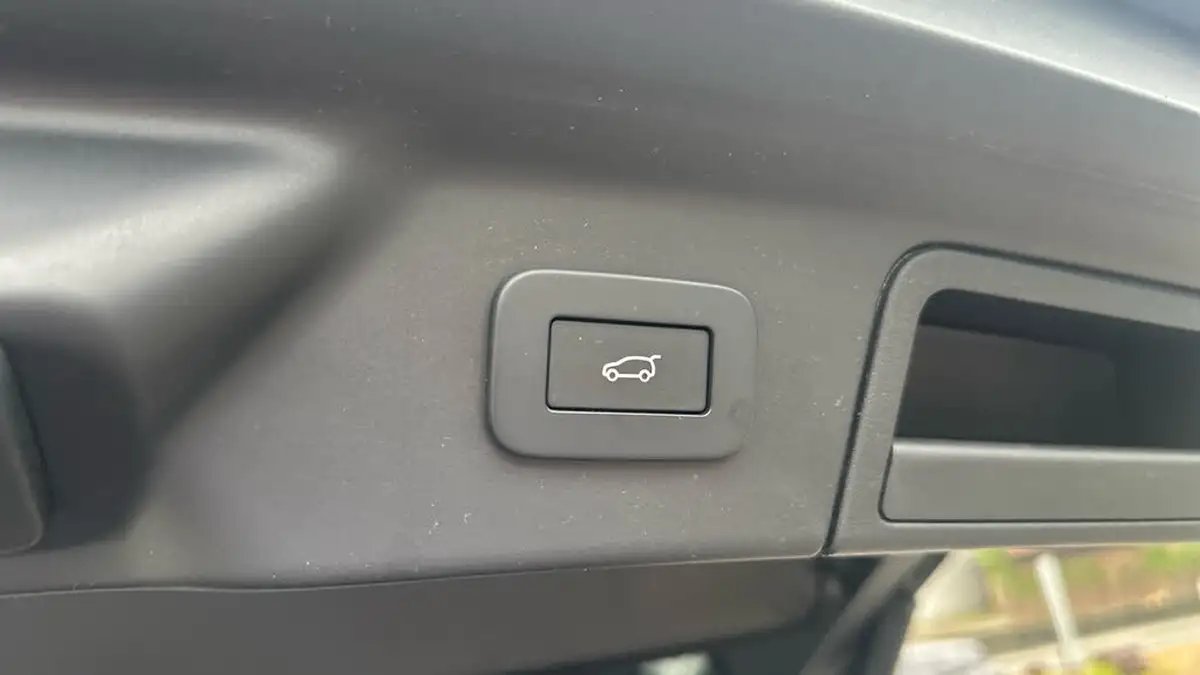 2023-land-rover-range-rover-velar-20-p400e-r-dynamic-se-big-24