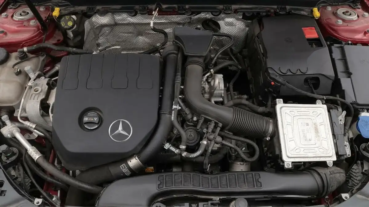 2021-mercedes-benz-cla-13-cla-180-amg-line-premium-plus-coupe-4d-big-19