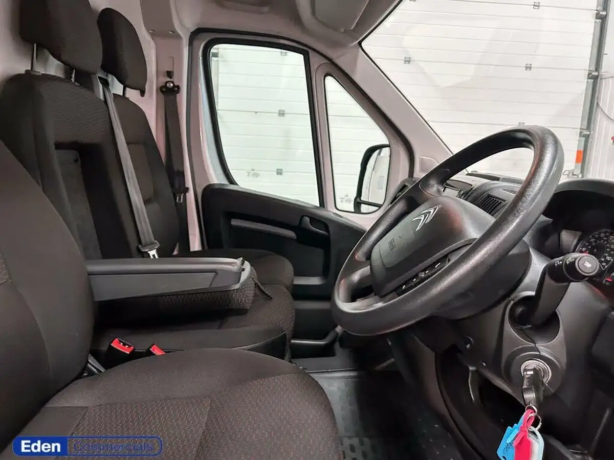 2022-citroen-relay-22bluehdi-35-l3h2-enterprise-panel-big-14