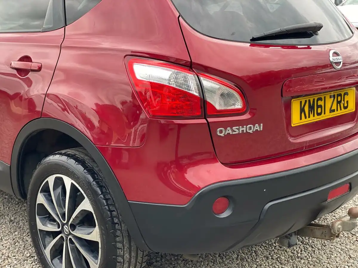 2012-nissan-qashqai-15td-n-tec-big-16