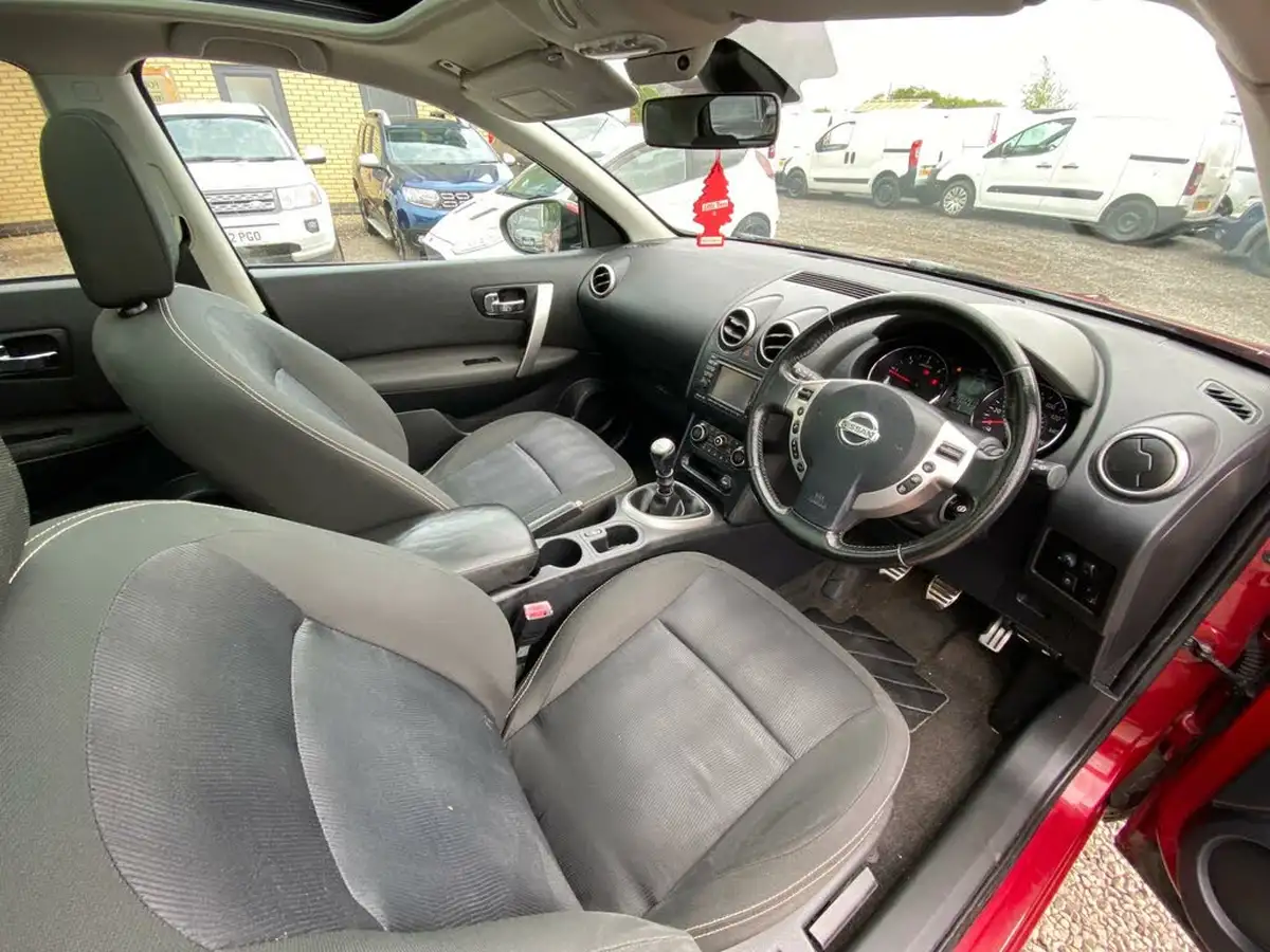 2012-nissan-qashqai-15td-n-tec-big-40